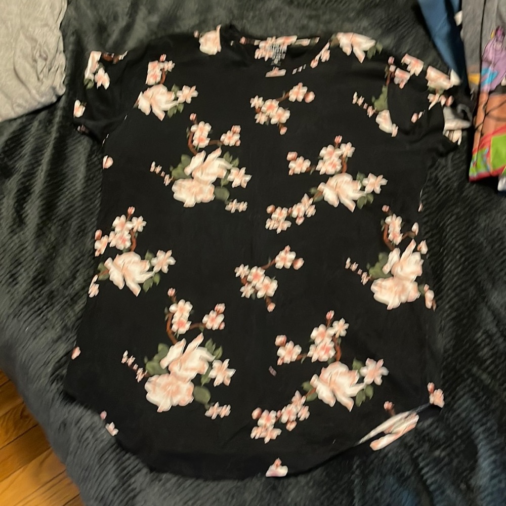 Floral tshirt